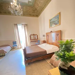 https://maison-landolina.palermohotels.org